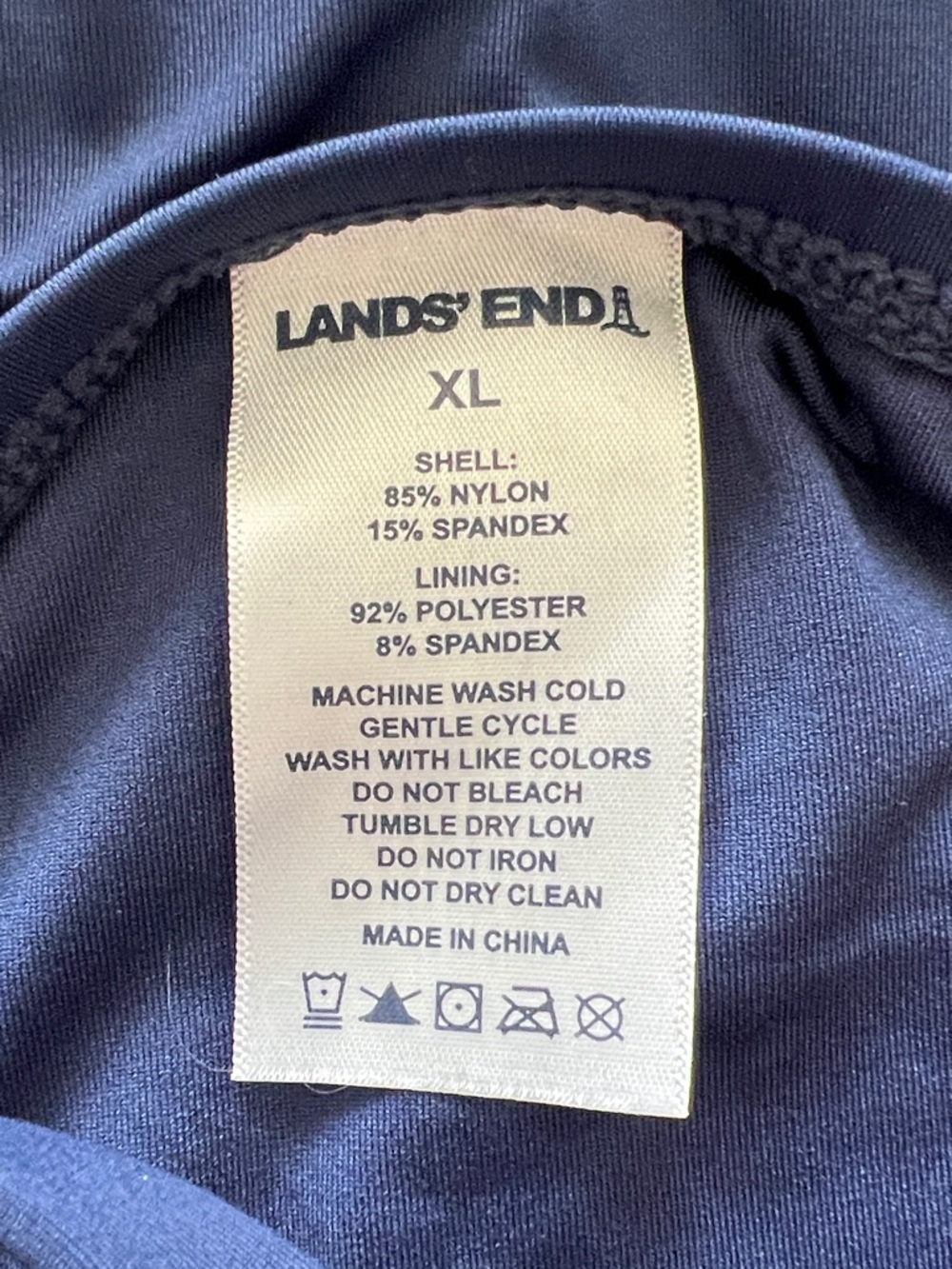 Lands End Classic Navy Swimsuit with built in bra Size XL - Picture 3 of 4